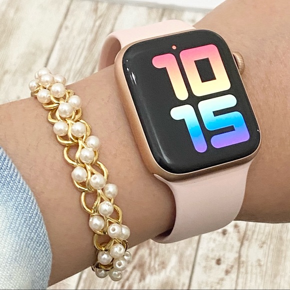 Richelieu Fan Shell Clasp Gold Faux Pearl Bracelet - Picture 2 of 16